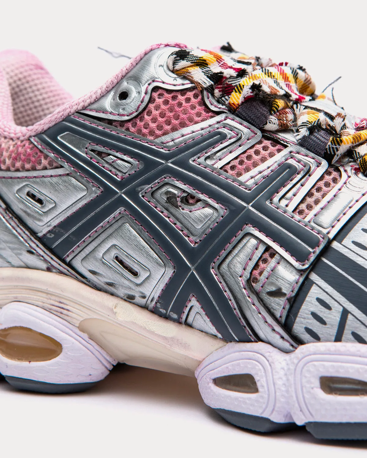 GEL-Nimbus 9 Black / Yellow / Wine / Silver Low Top Sneakers