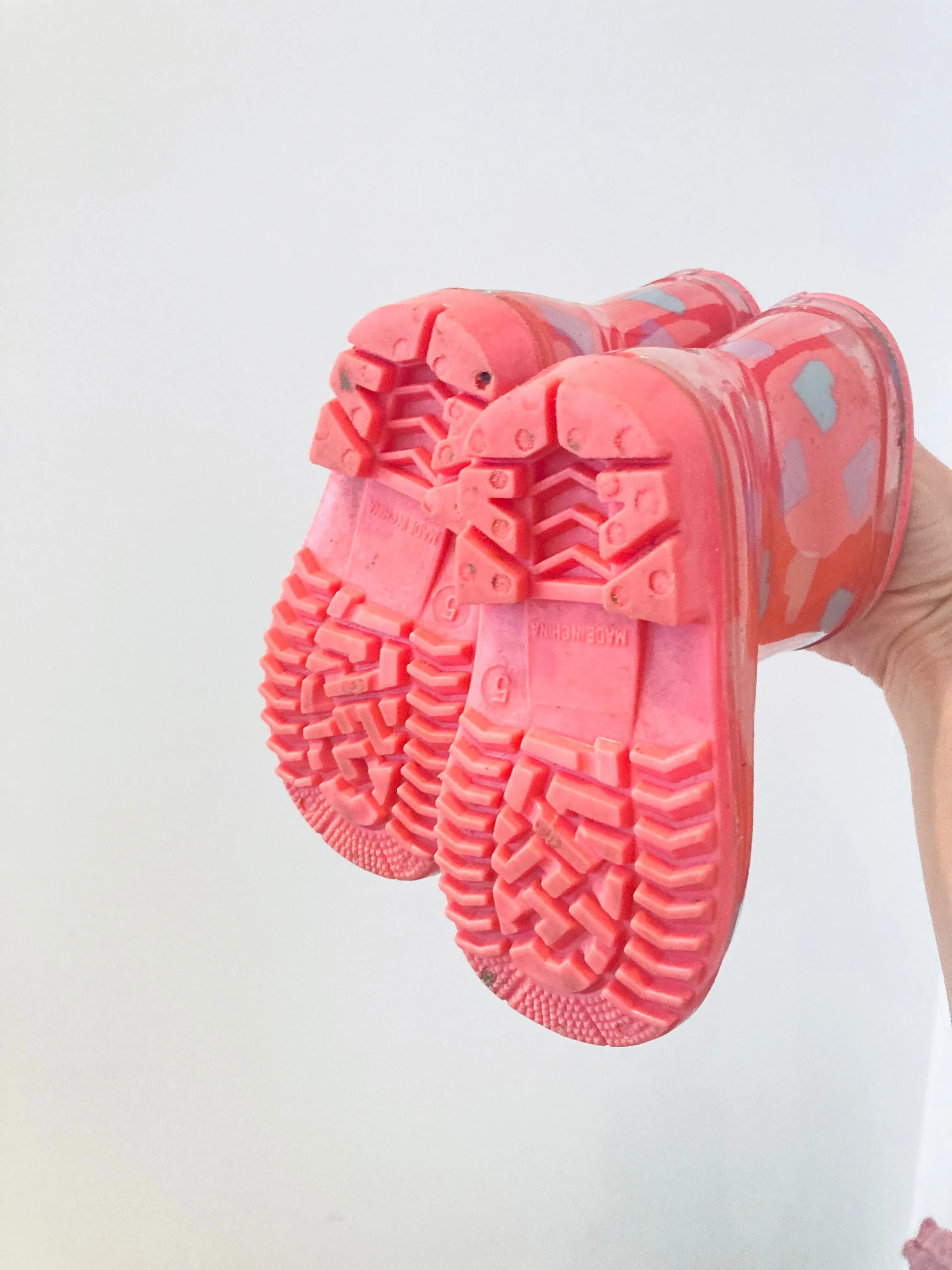 Heart Rain Boots // 5 Toddler